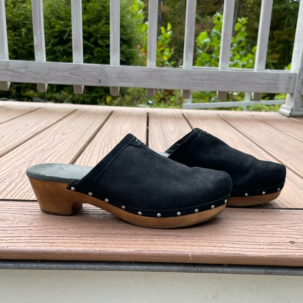UGG Size 6 Black Suede Clogs